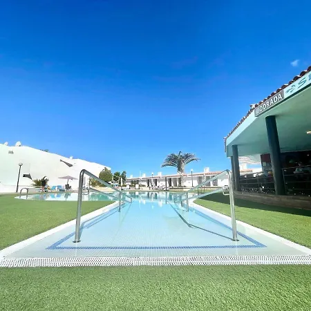 Bonito Apartamento Con Freewifi, Bien Comunicado En Tenerife Sur *
