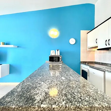 Bonito Apartamento Con Freewifi, Bien Comunicado En Tenerife Sur *