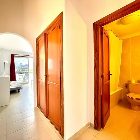 Bonito Apartamento Con Freewifi, Bien Comunicado En Tenerife Sur Lägenhet *
